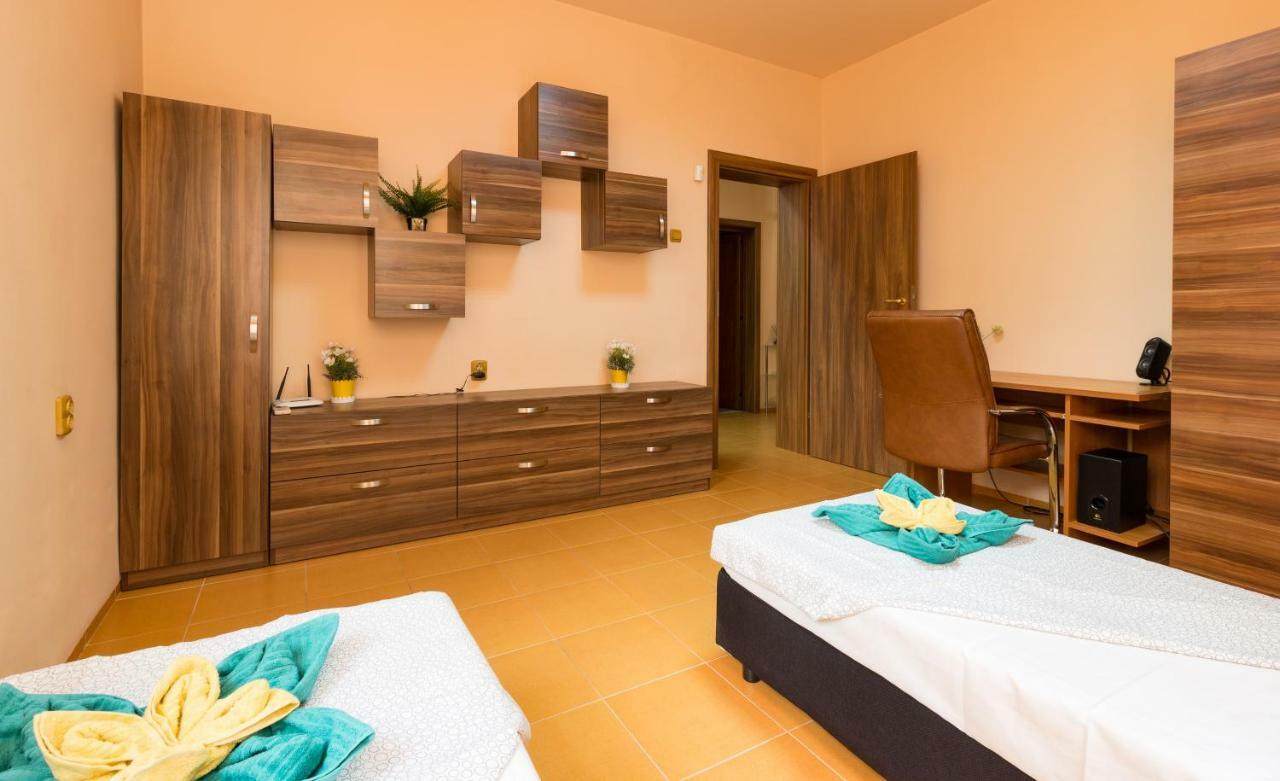 The Rocky House - Central & Private 2Bdr By Flat Mаnager Plovdiv Ngoại thất bức ảnh