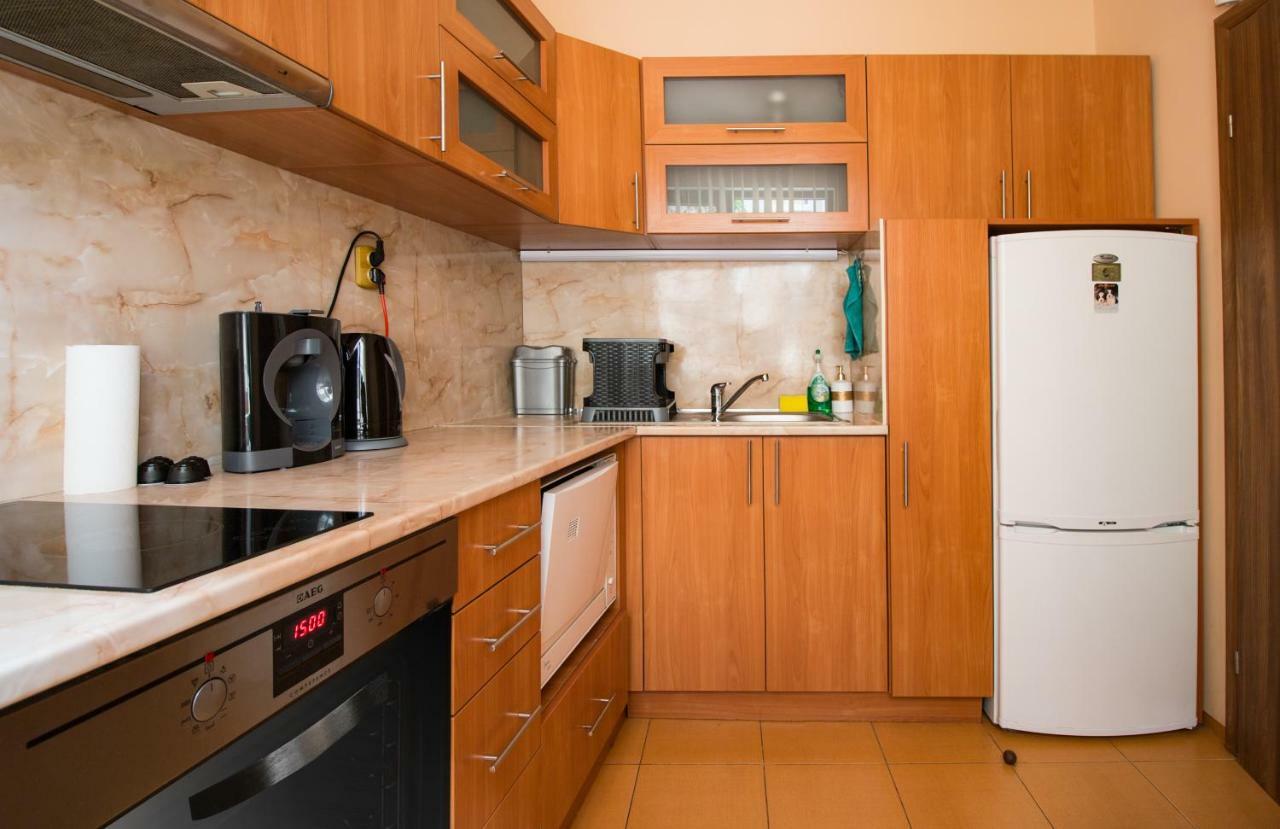 The Rocky House - Central & Private 2Bdr By Flat Mаnager Plovdiv Ngoại thất bức ảnh