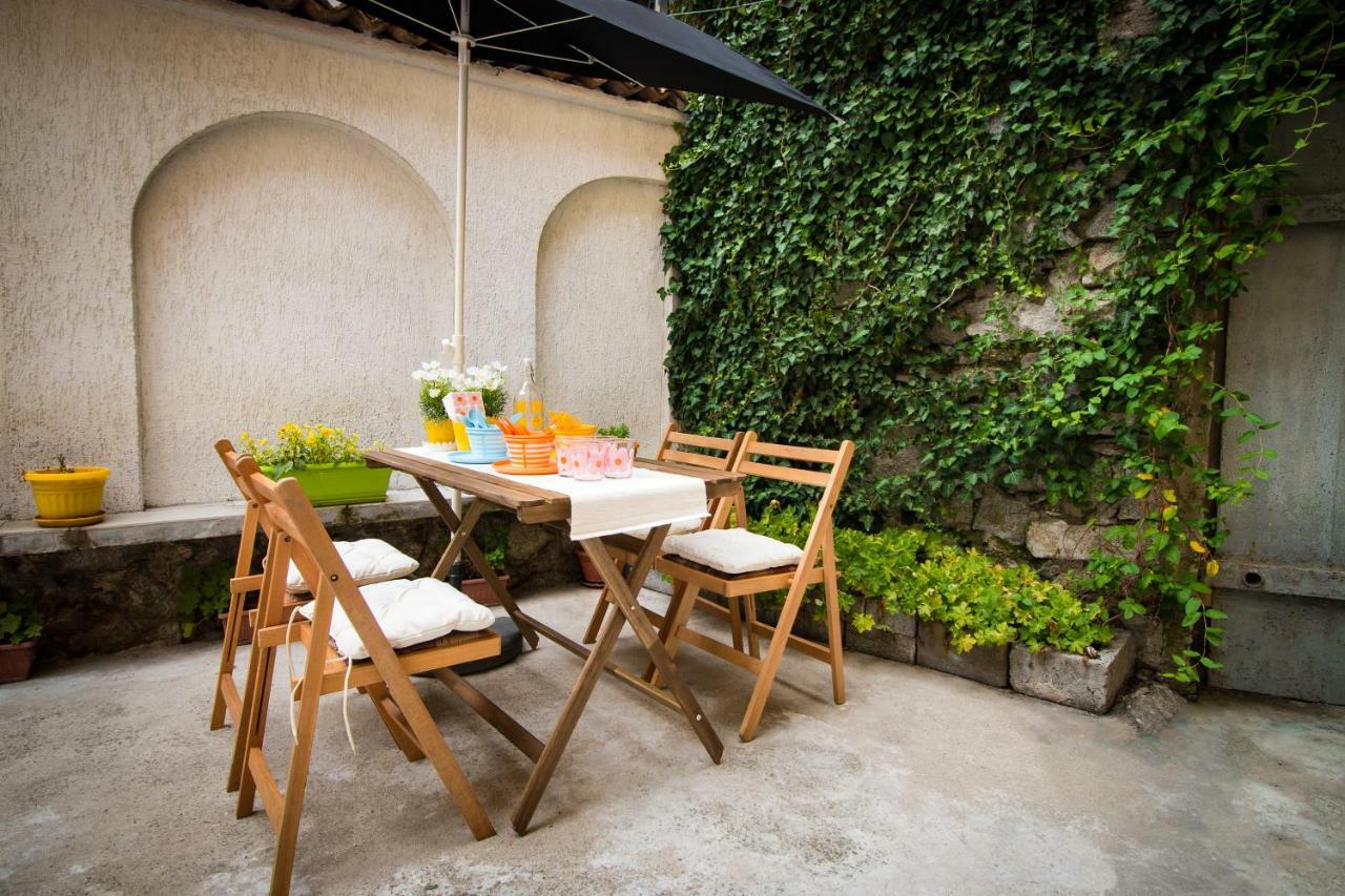 The Rocky House - Central & Private 2Bdr By Flat Mаnager Plovdiv Ngoại thất bức ảnh