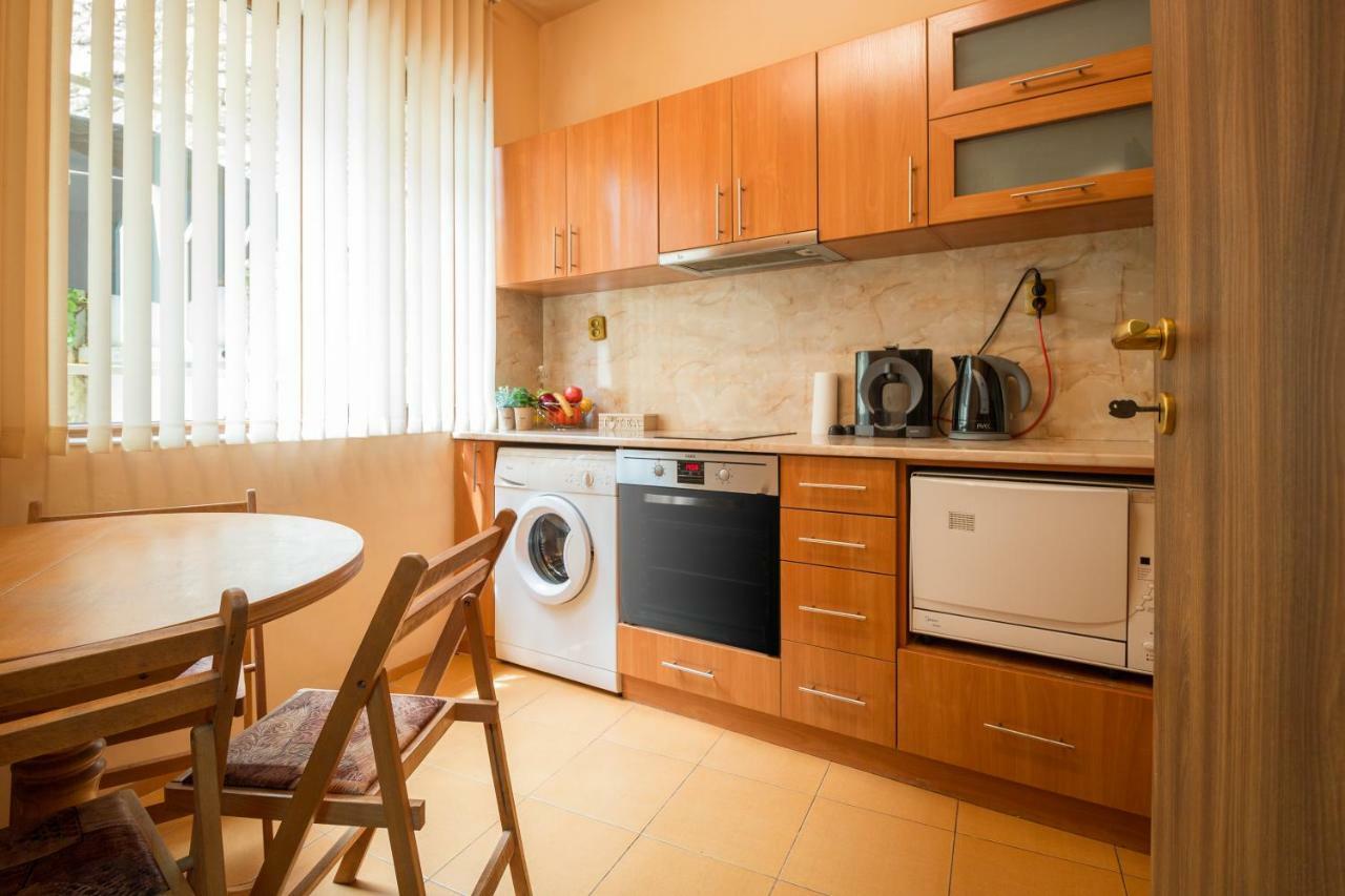 The Rocky House - Central & Private 2Bdr By Flat Mаnager Plovdiv Ngoại thất bức ảnh