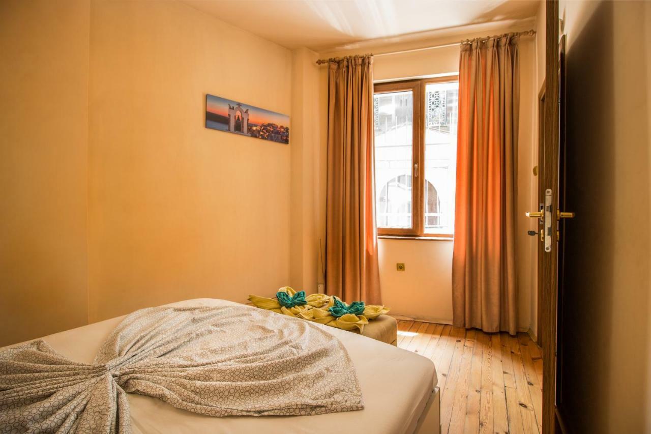 The Rocky House - Central & Private 2Bdr By Flat Mаnager Plovdiv Ngoại thất bức ảnh