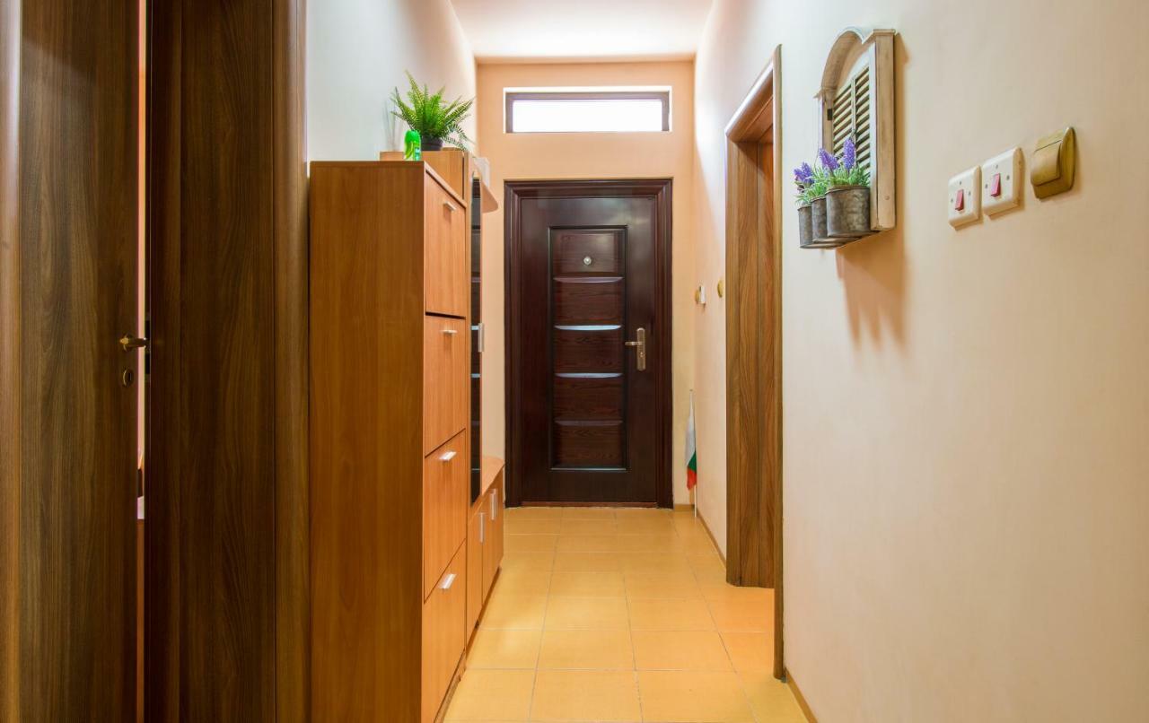 The Rocky House - Central & Private 2Bdr By Flat Mаnager Plovdiv Ngoại thất bức ảnh