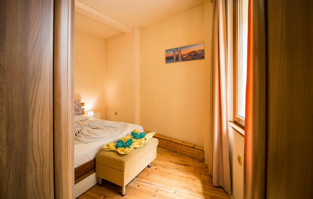 The Rocky House - Central & Private 2Bdr By Flat Mаnager Plovdiv Ngoại thất bức ảnh