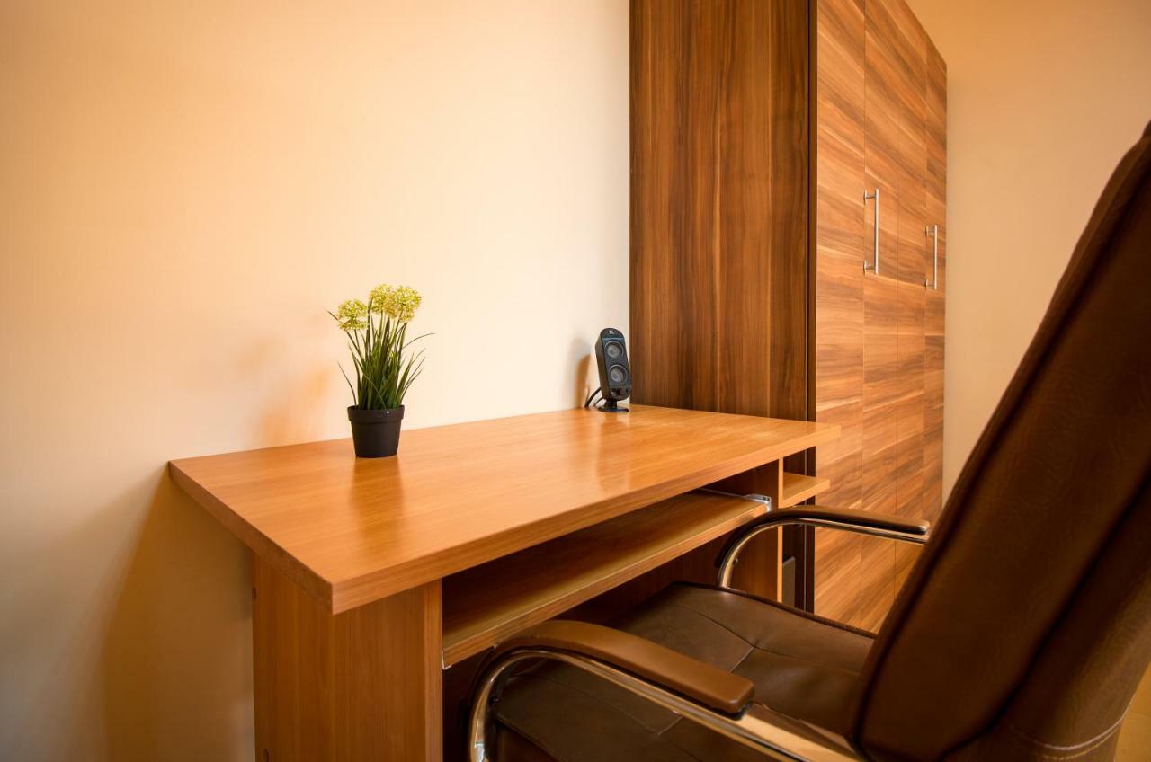 The Rocky House - Central & Private 2Bdr By Flat Mаnager Plovdiv Ngoại thất bức ảnh