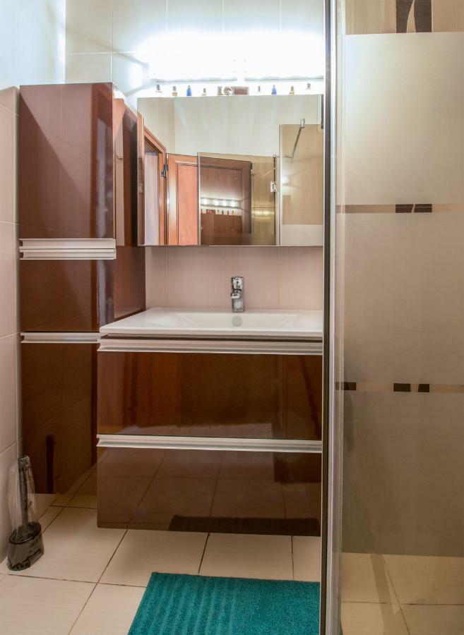 The Rocky House - Central & Private 2Bdr By Flat Mаnager Plovdiv Ngoại thất bức ảnh