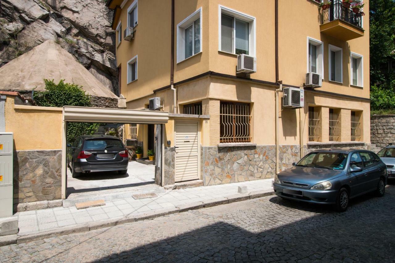 The Rocky House - Central & Private 2Bdr By Flat Mаnager Plovdiv Ngoại thất bức ảnh